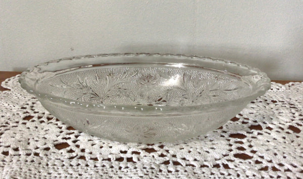 Oval sandwich glass bowl 8 1/2 inches long clear